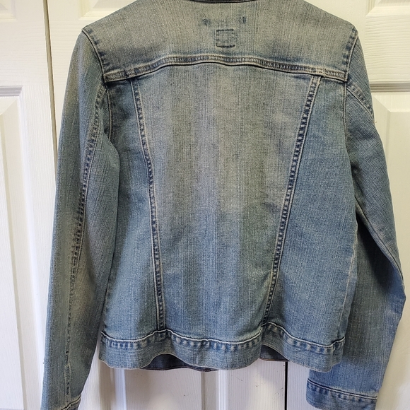 Gap Denim Jacket EUC!! Size Medium - Picture 9 of 13